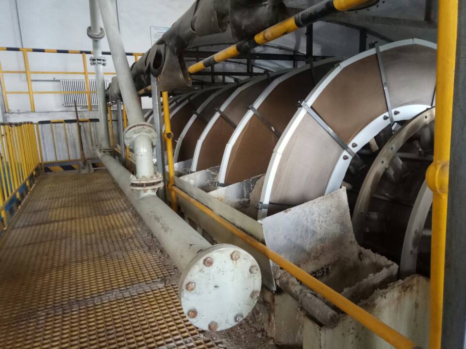 陜西華電楊凌熱電廠 #1、2機(jī)組濾布脫水機(jī)改造